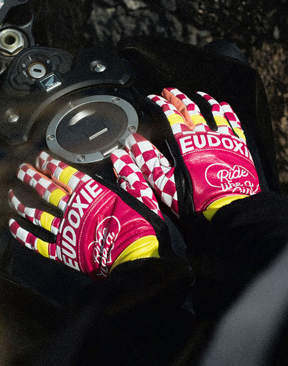 EUDOXIE Pop Gloves - Black & Pink